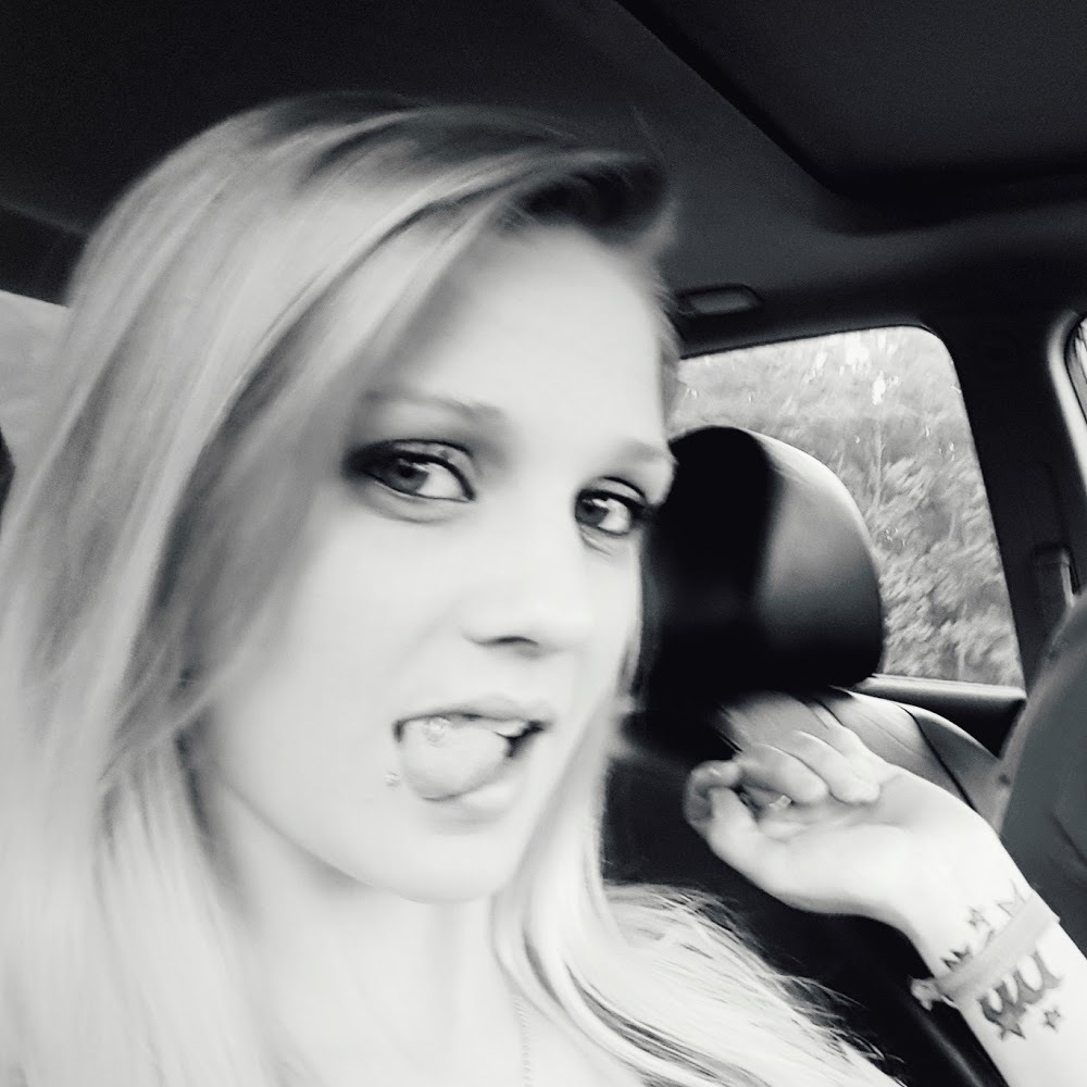 Meet your Posher, Kayla